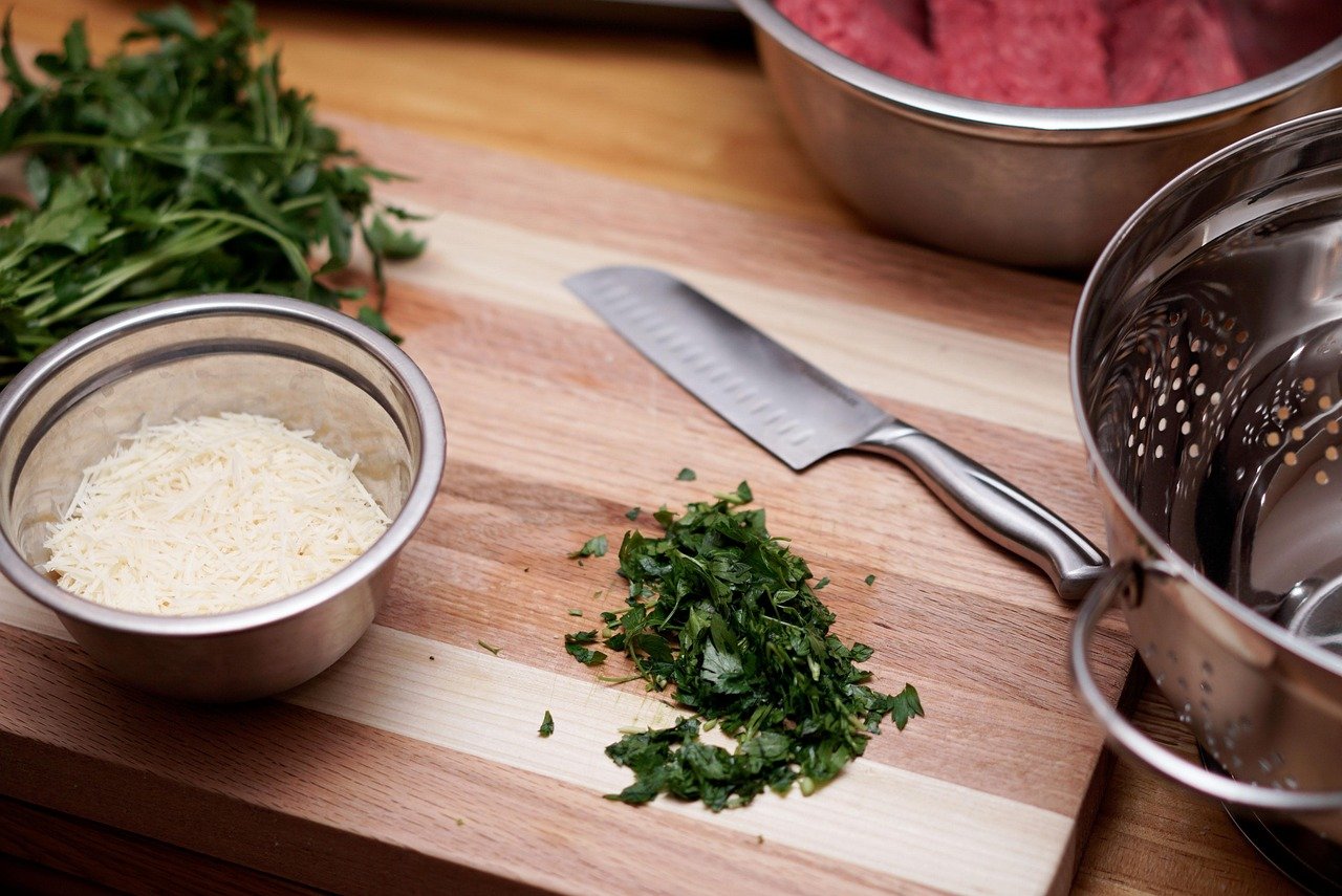Best Chef’s Knives that are essential for every ktichen!